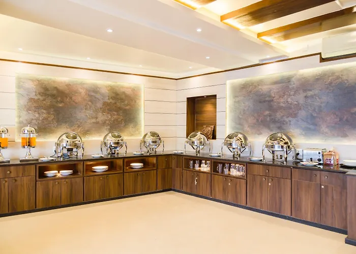 Hotel Ganapati Airport 2*