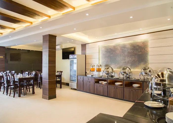 Ganapati Airport Hotel