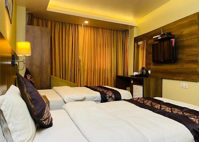 Hotel Ganapati Airport 2*
